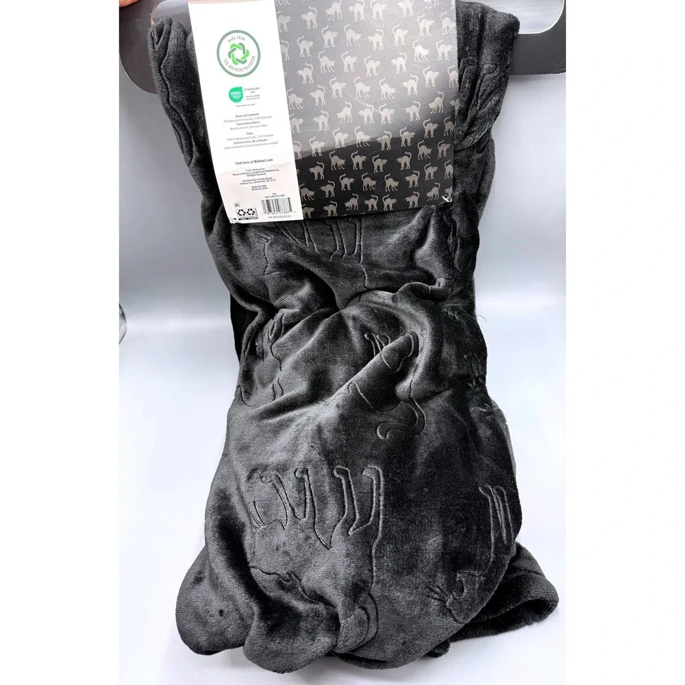 Way to Celebrate Halloween Oversized Plush Throw Blanket Black Embossed Cats